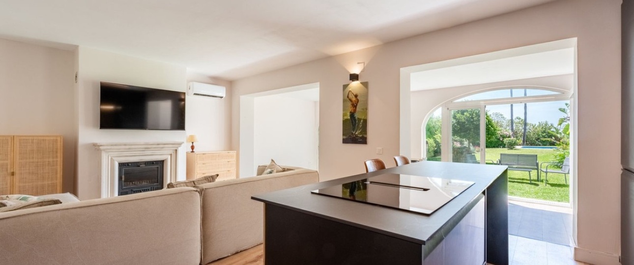 Resale - apartment - Estepona - Atalaya