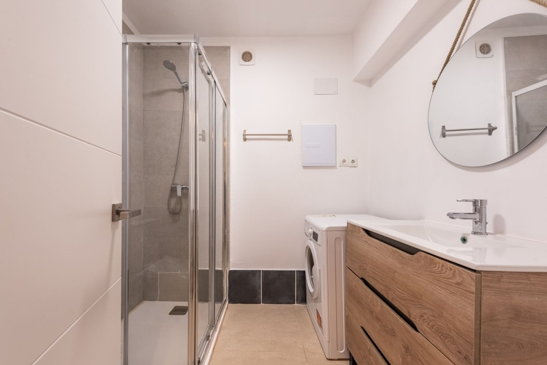 Resale - apartment - Estepona - Atalaya