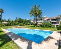 Resale - apartment - Estepona - Atalaya