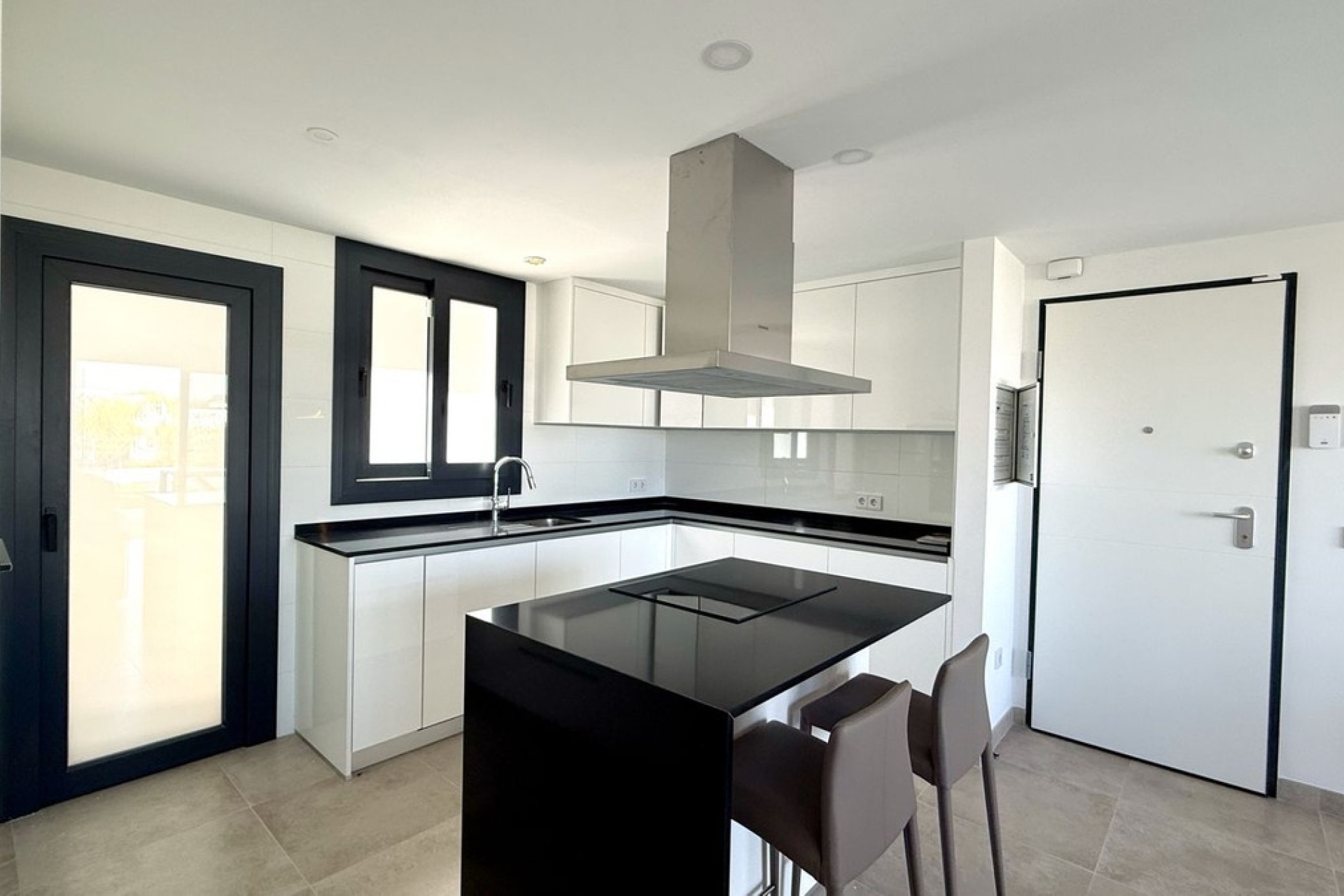Resale - apartment - Estepona - Atalaya