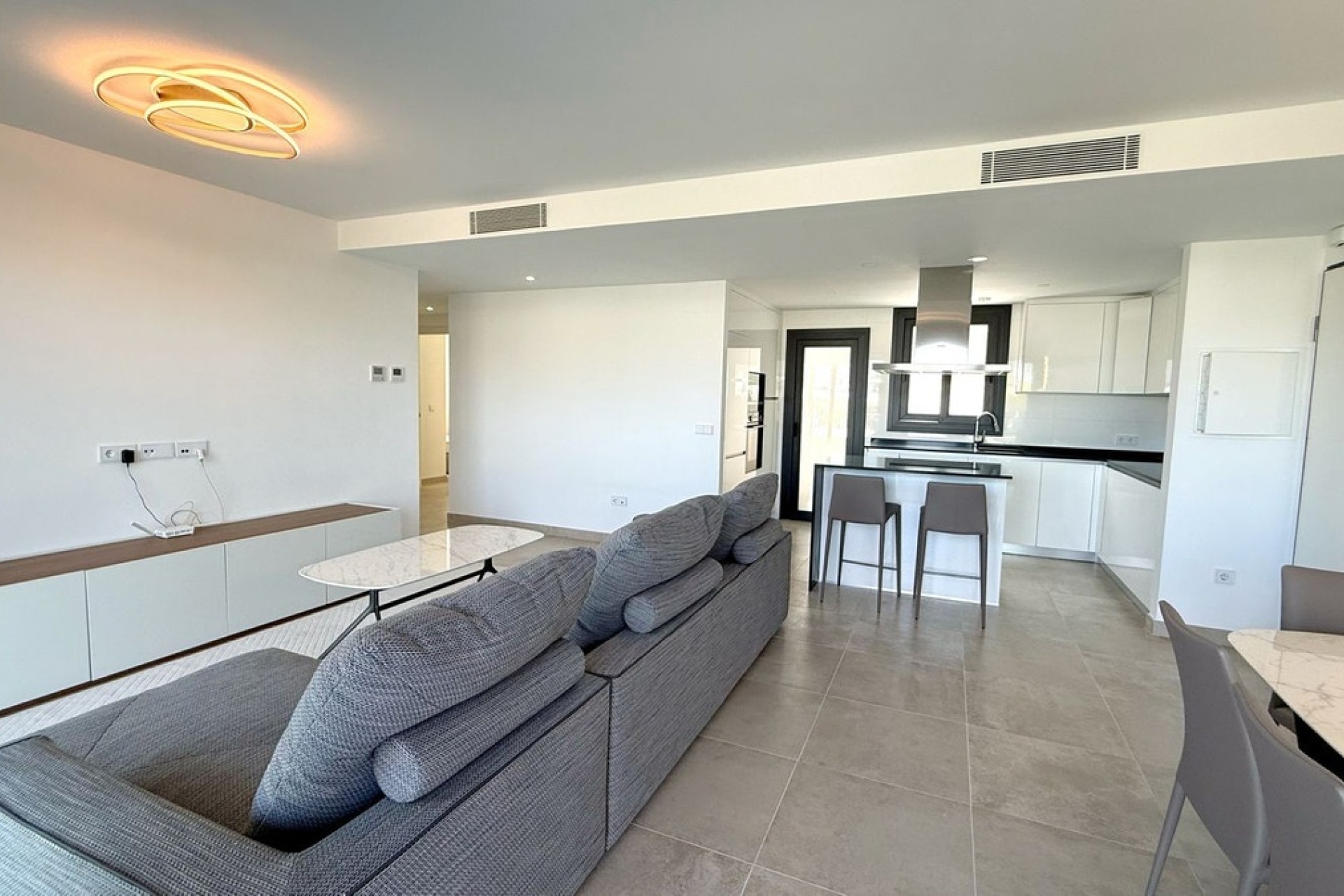 Resale - apartment - Estepona - Atalaya