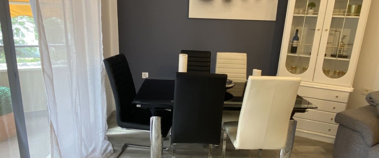 Resale - apartment - Estepona - Atalaya