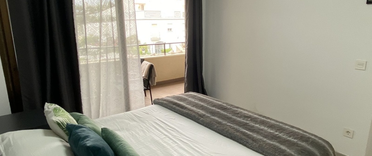 Resale - apartment - Estepona - Atalaya