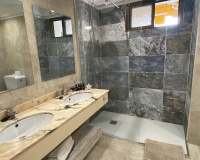 Resale - apartment - Estepona - Atalaya