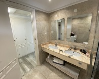 Resale - apartment - Estepona - Atalaya