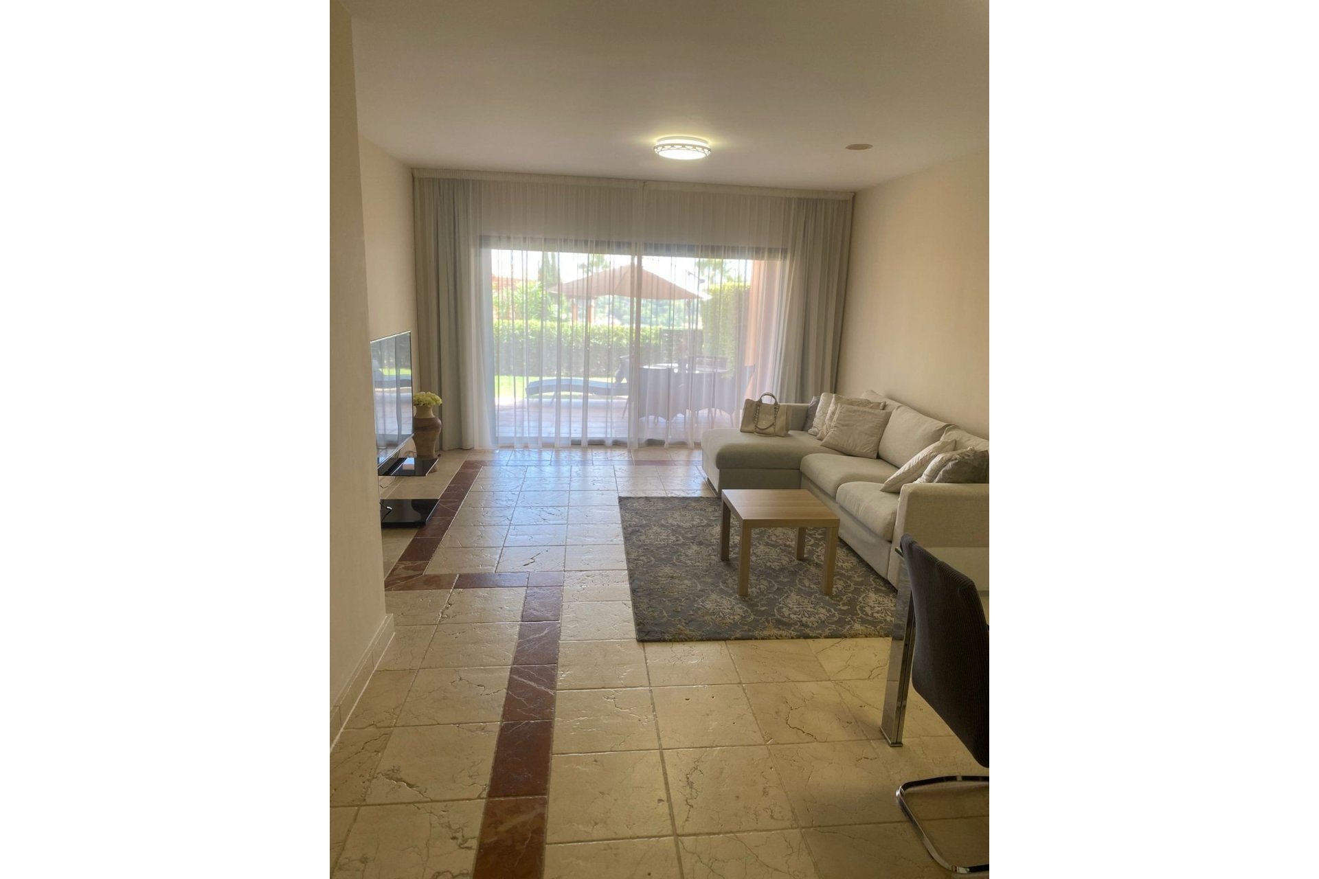 Resale - apartment - Estepona - Atalaya