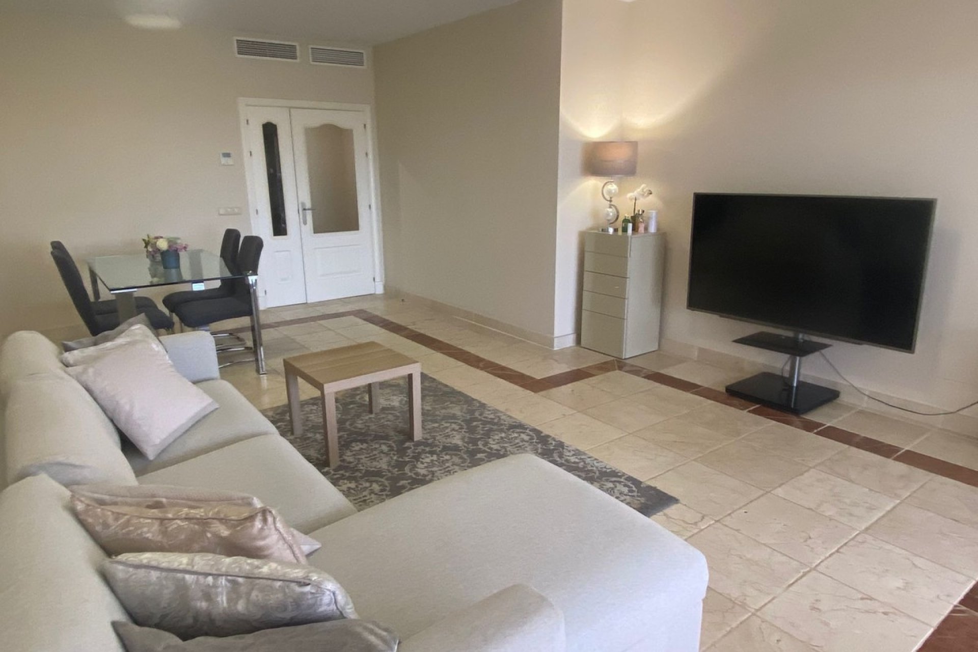 Resale - apartment - Estepona - Atalaya