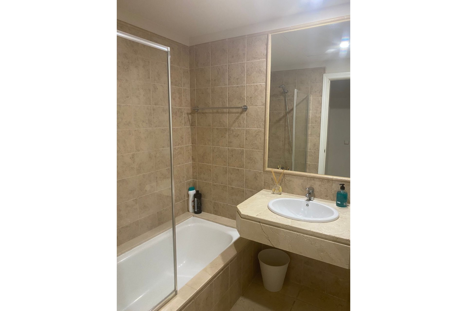 Resale - apartment - Estepona - Atalaya