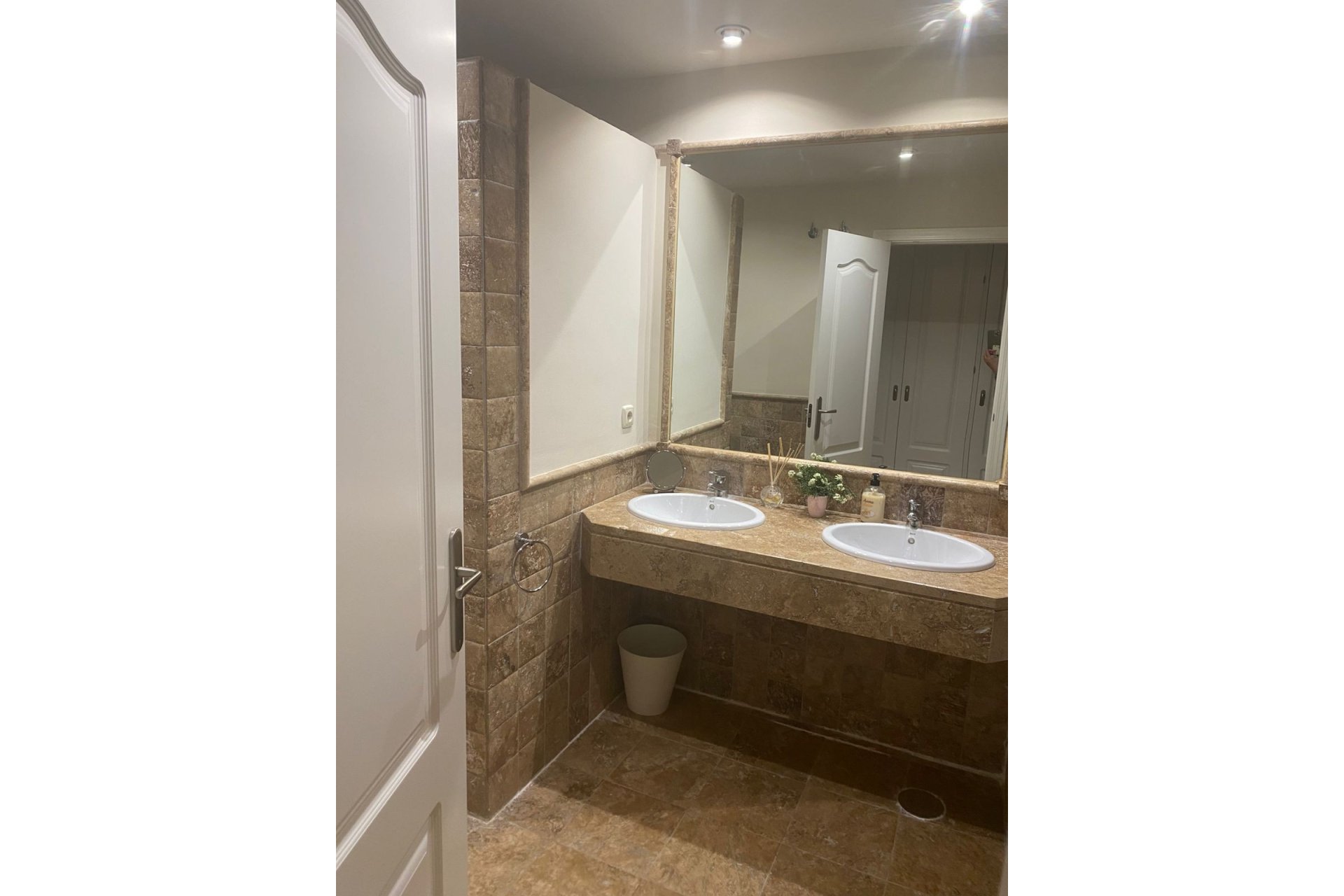 Resale - apartment - Estepona - Atalaya