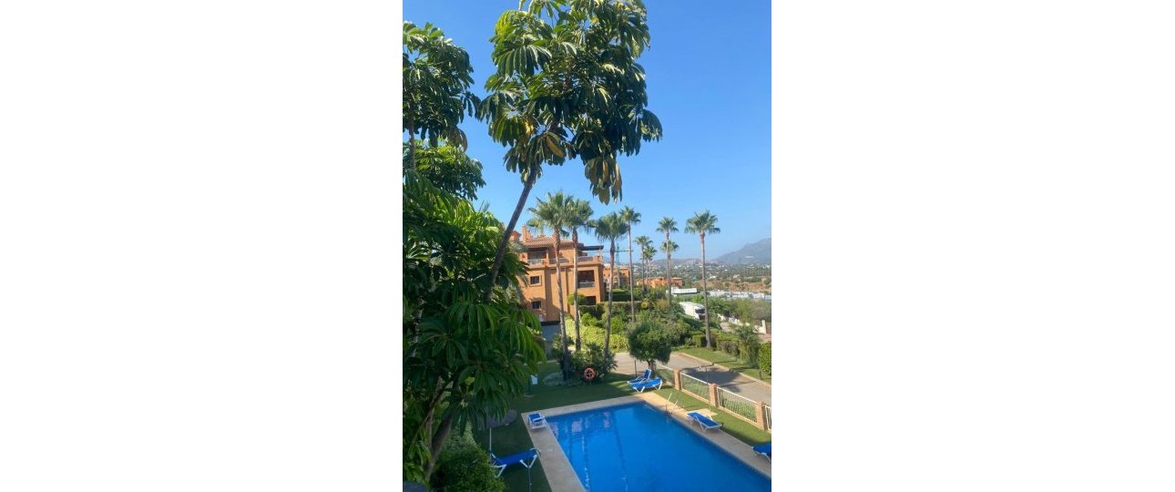 Resale - apartment - Estepona - Atalaya