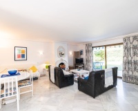 Resale - apartment - Estepona - Atalaya