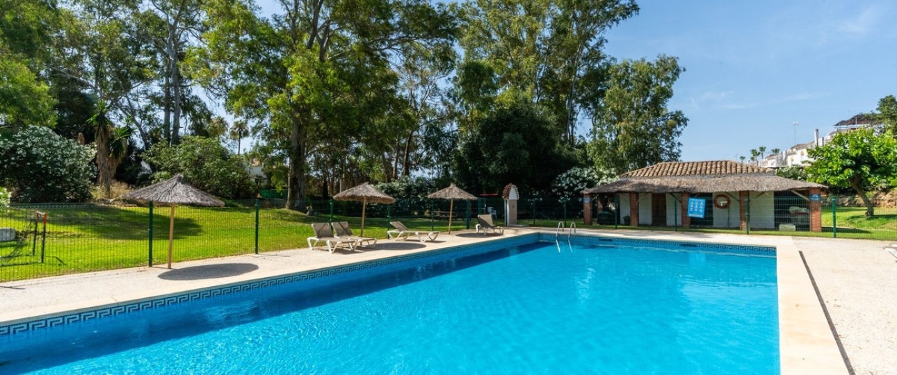 Resale - apartment - Estepona - Atalaya