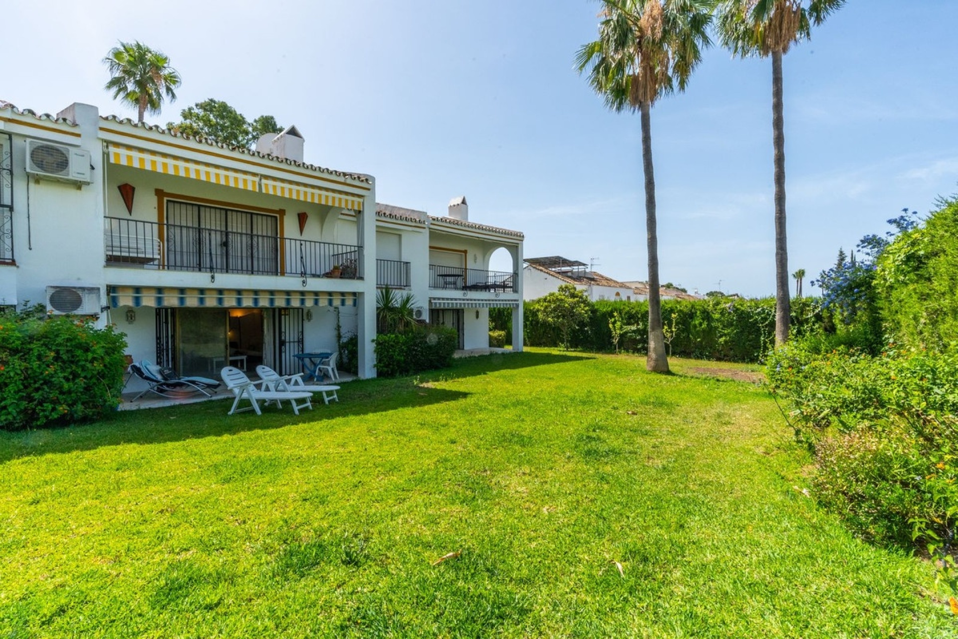 Resale - apartment - Estepona - Atalaya