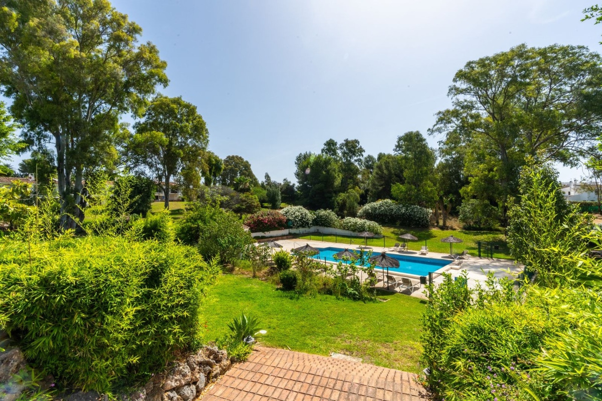 Resale - apartment - Estepona - Atalaya