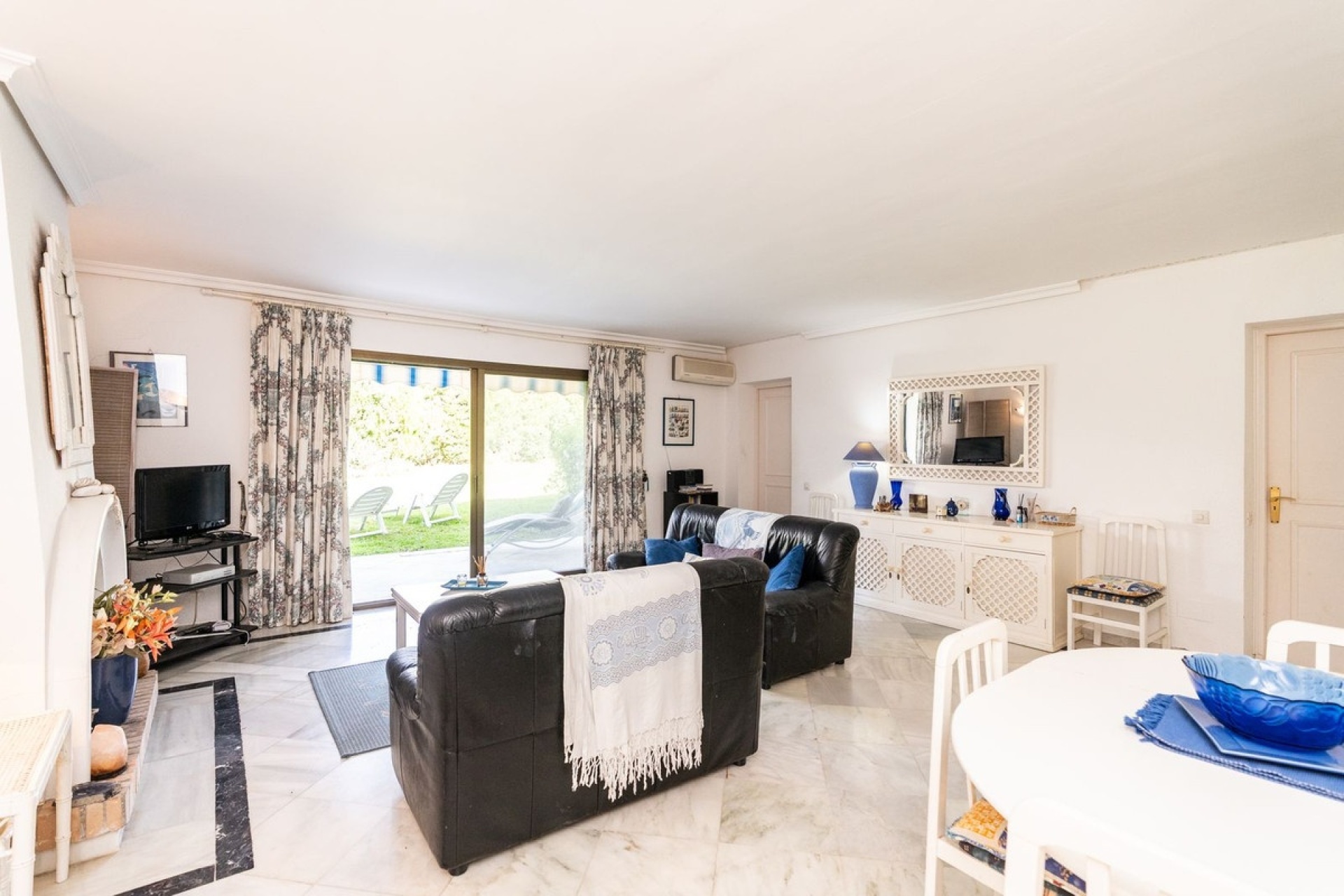 Resale - apartment - Estepona - Atalaya