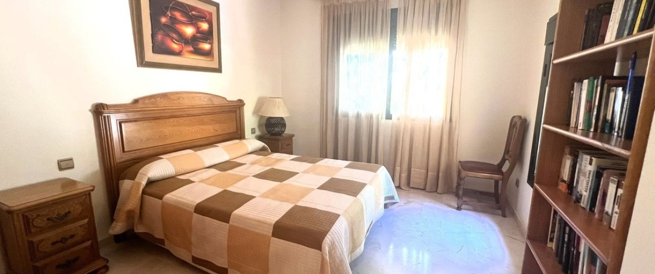 Resale - apartment - Estepona - Atalaya
