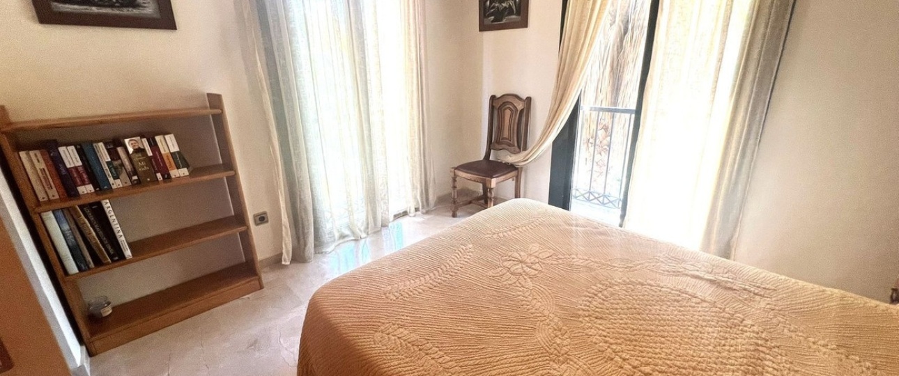 Resale - apartment - Estepona - Atalaya