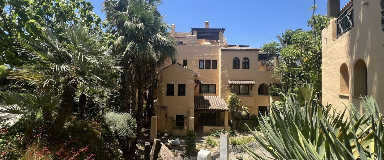 Resale - apartment - Estepona - Atalaya