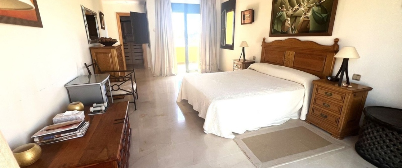 Resale - apartment - Estepona - Atalaya
