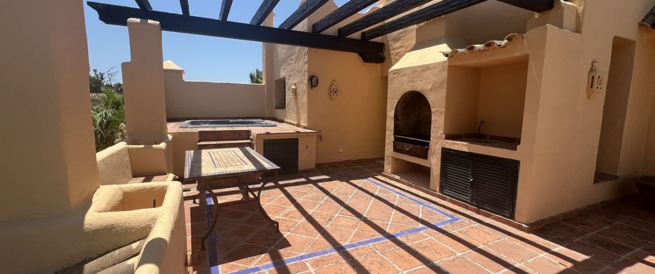 Resale - apartment - Estepona - Atalaya
