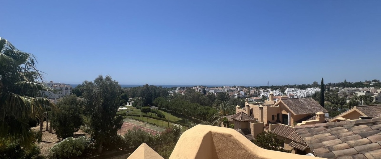 Resale - apartment - Estepona - Atalaya