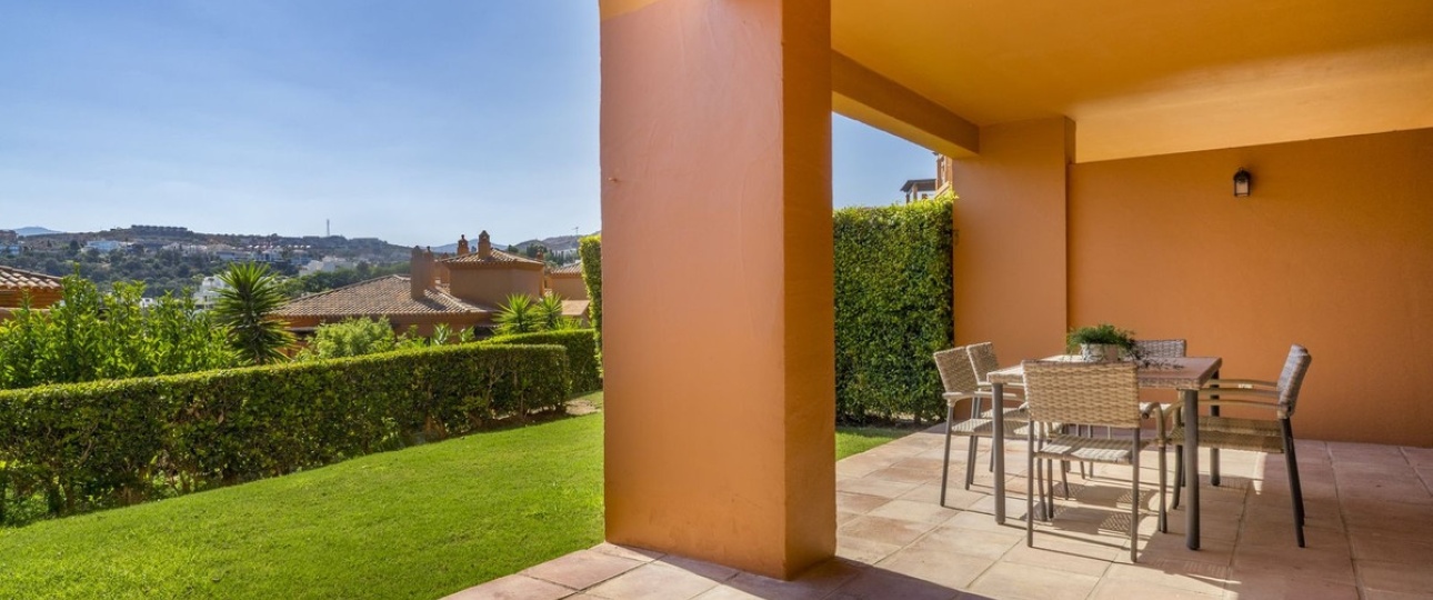 Resale - apartment - Estepona - Atalaya