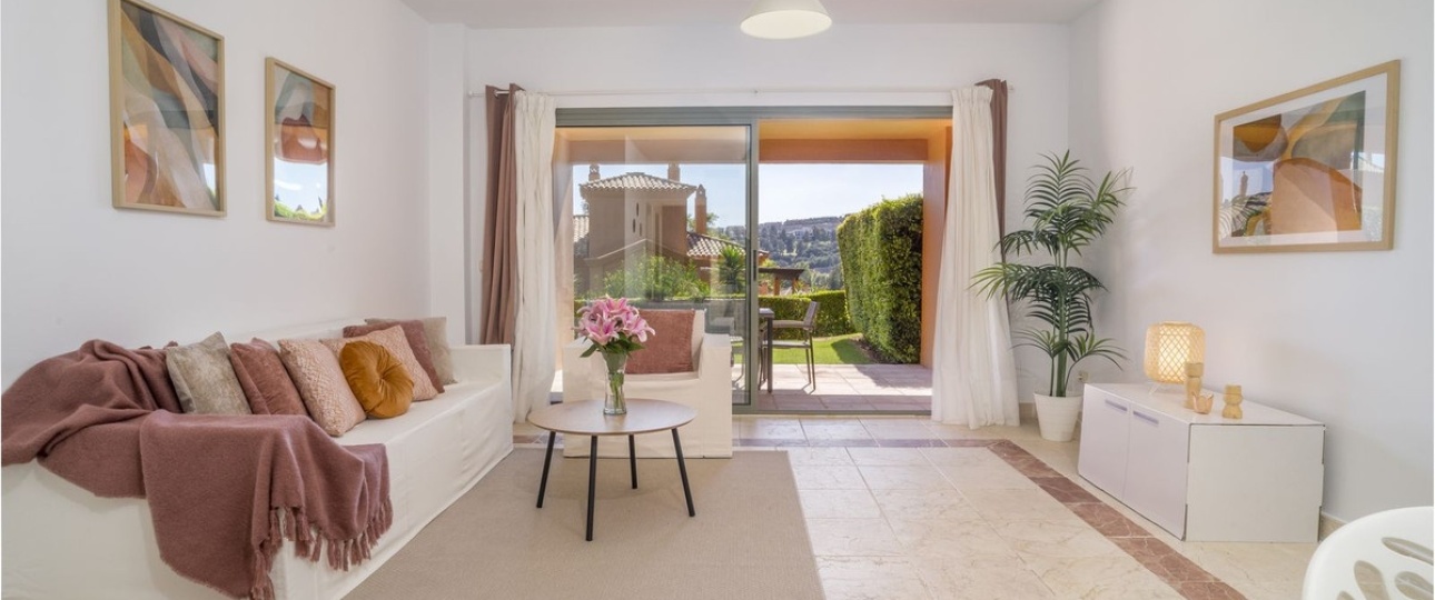 Resale - apartment - Estepona - Atalaya