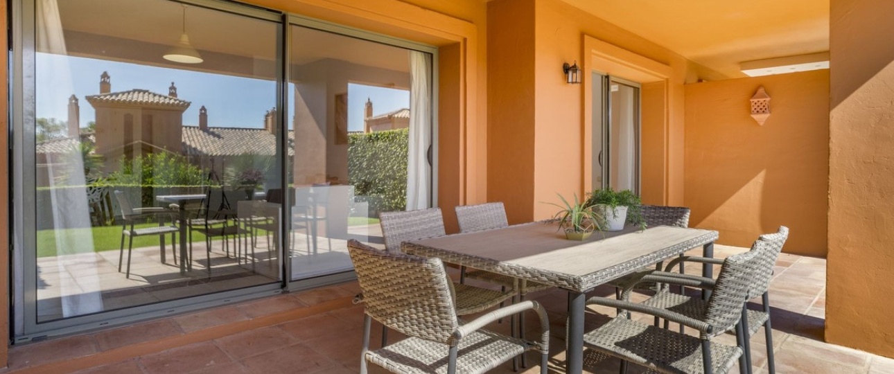 Resale - apartment - Estepona - Atalaya
