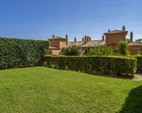 Resale - apartment - Estepona - Atalaya