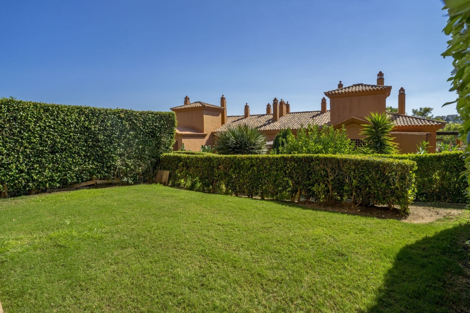 Resale - apartment - Estepona - Atalaya