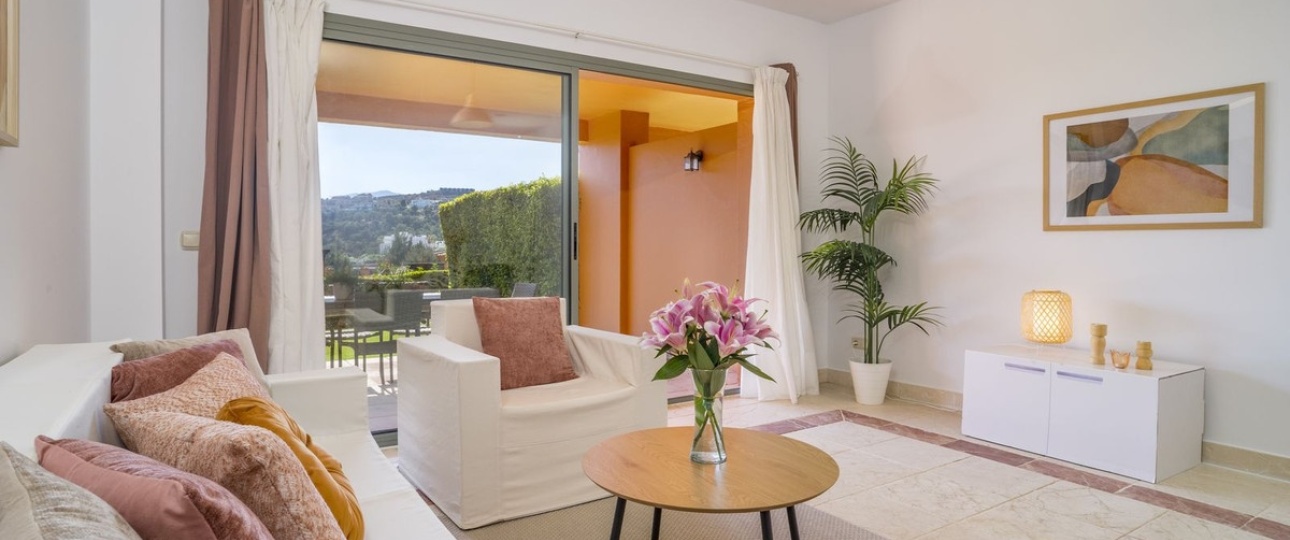 Resale - apartment - Estepona - Atalaya