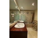 Resale - apartment - Estepona - Atalaya