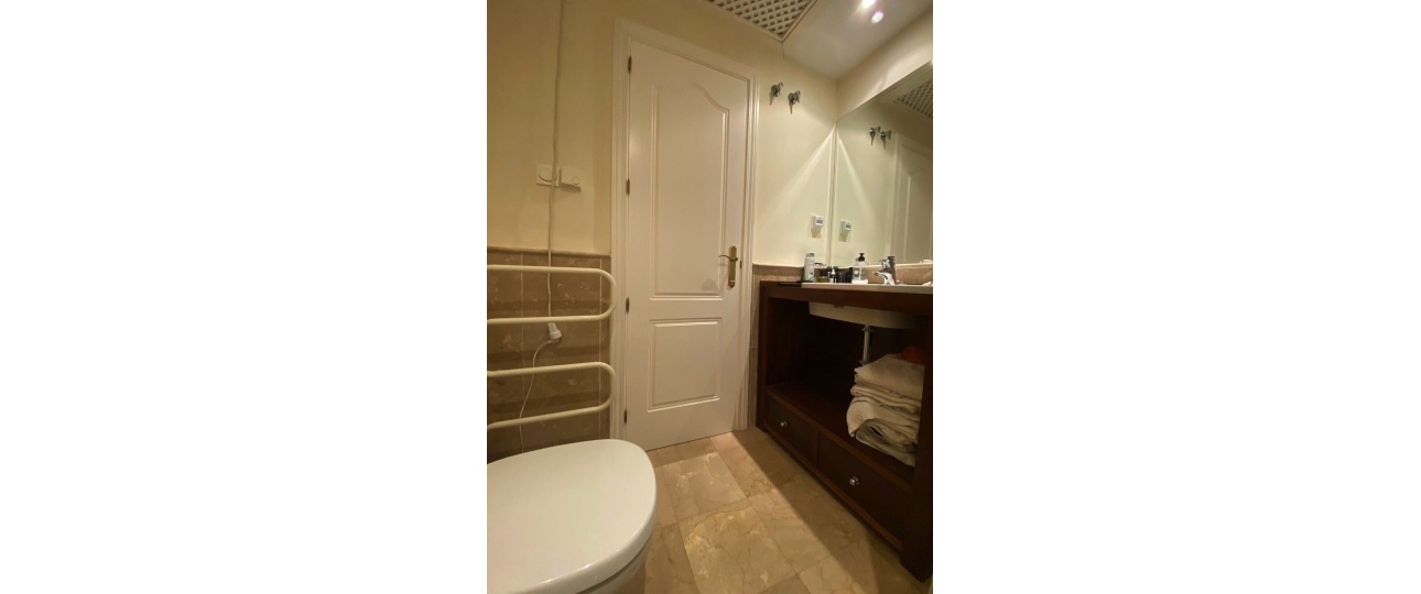 Resale - apartment - Estepona - Atalaya
