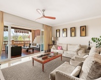 Resale - apartment - Estepona - Atalaya