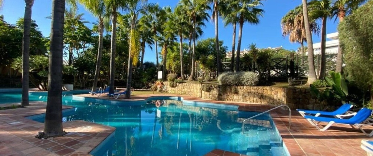 Resale - apartment - Estepona - Atalaya