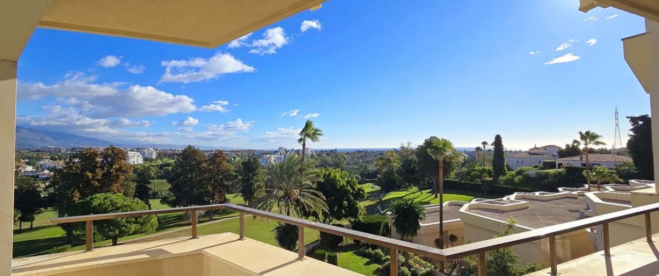 Resale - apartment - Estepona - Atalaya