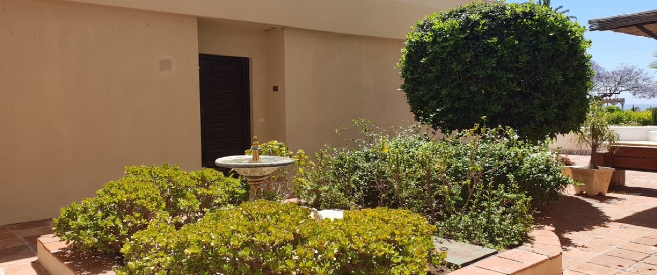 Resale - apartment - Estepona - Atalaya