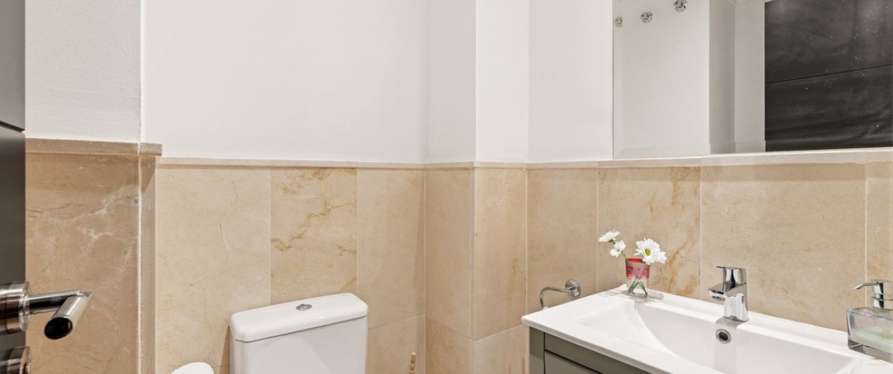 Resale - apartment - Estepona - Atalaya