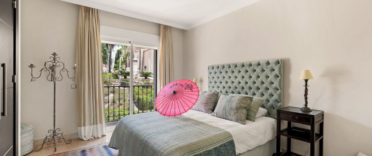 Resale - apartment - Estepona - Atalaya