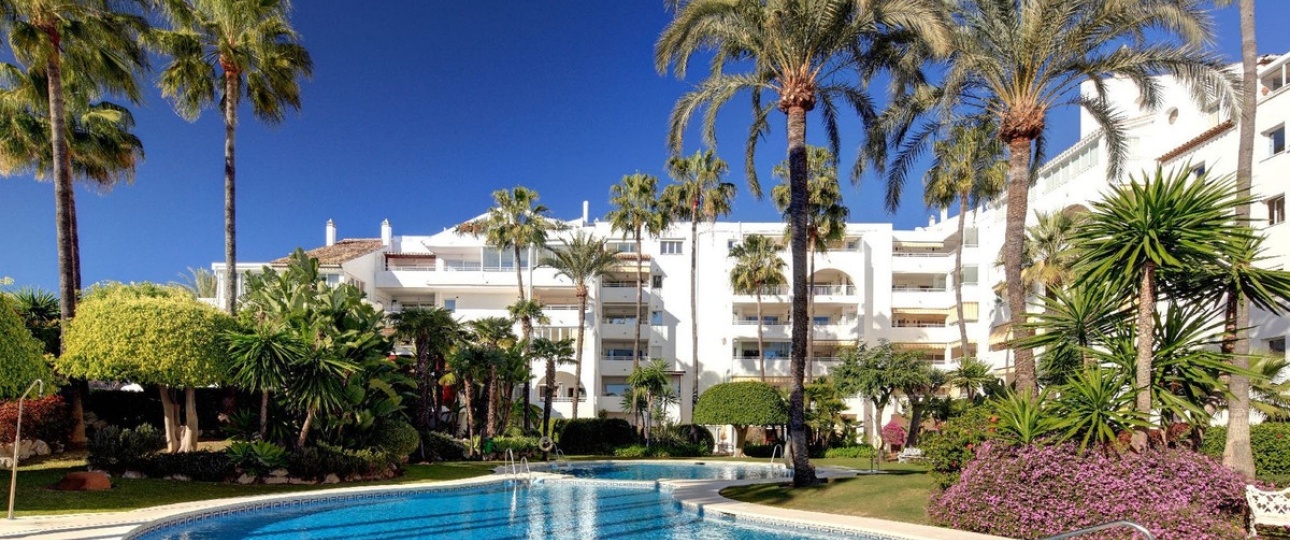 Resale - apartment - Estepona - Atalaya