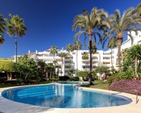 Resale - apartment - Estepona - Atalaya