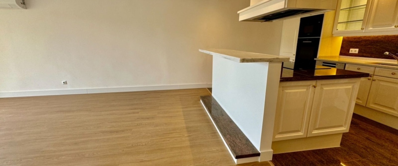 Resale - apartment - Estepona - Atalaya