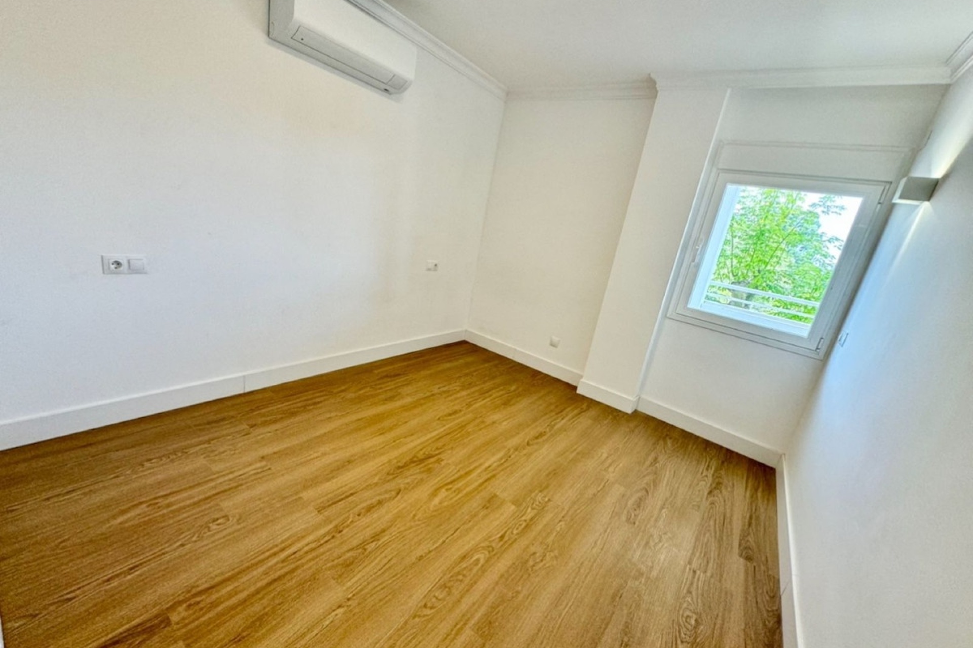 Resale - apartment - Estepona - Atalaya