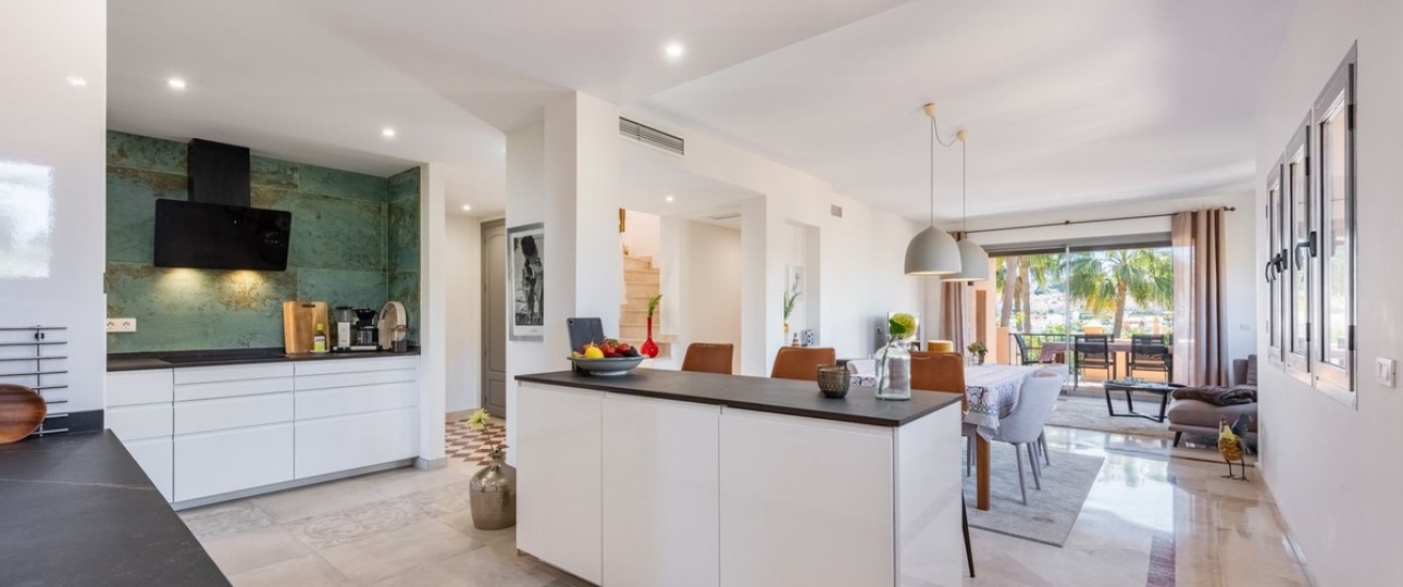 Resale - apartment - Estepona - Atalaya