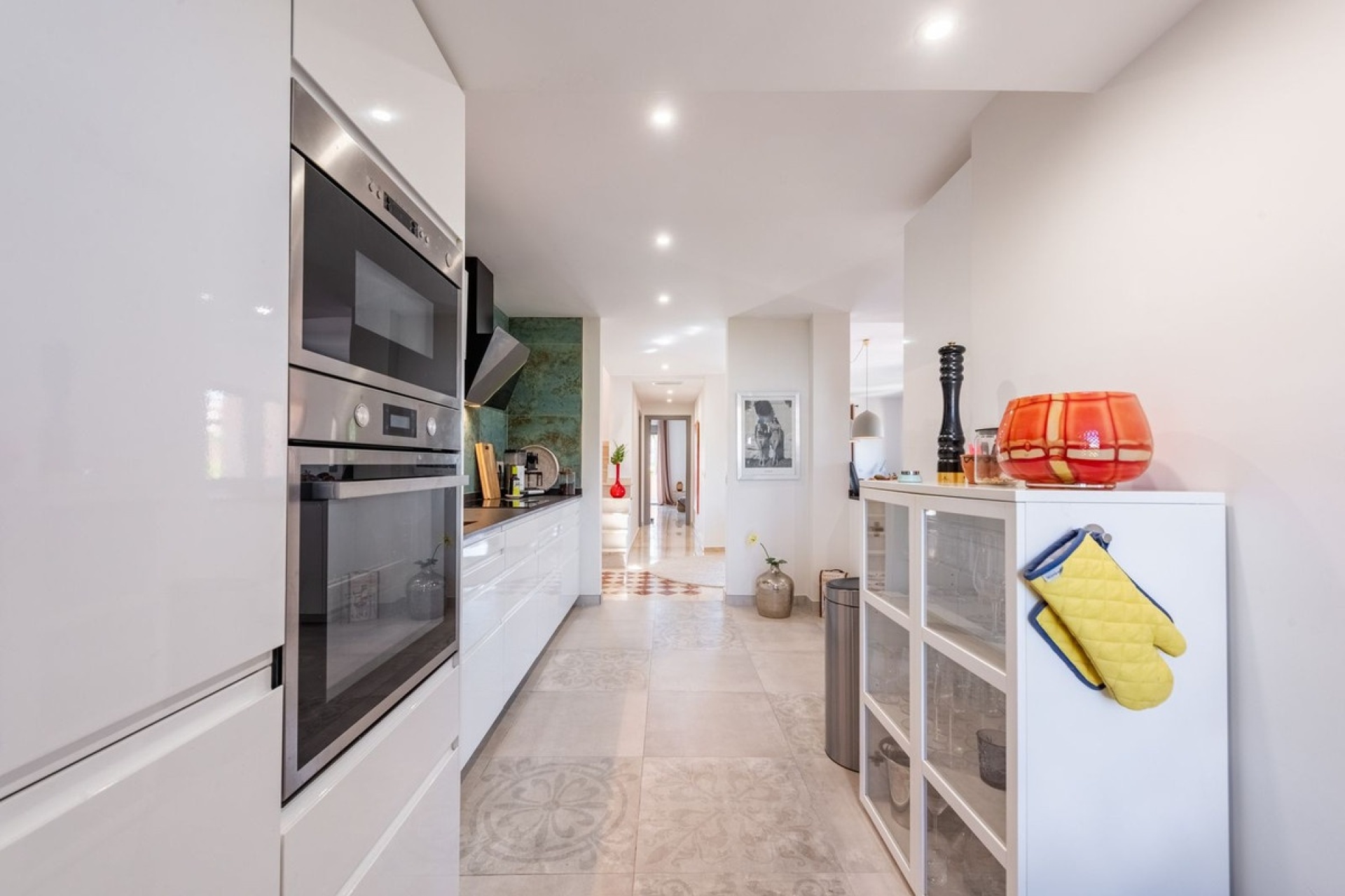 Resale - apartment - Estepona - Atalaya