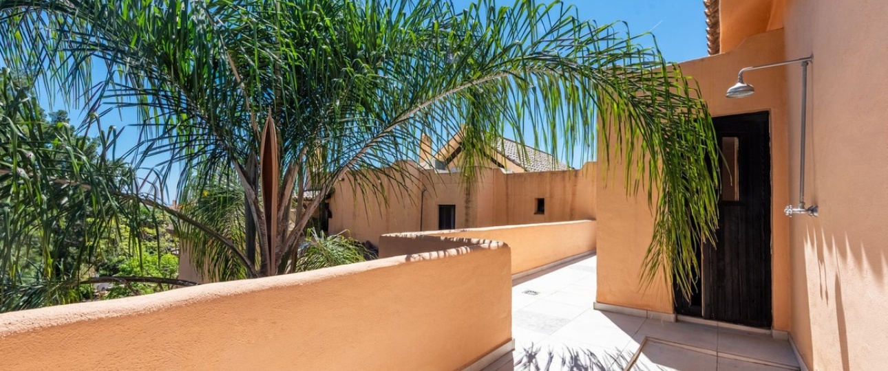 Resale - apartment - Estepona - Atalaya