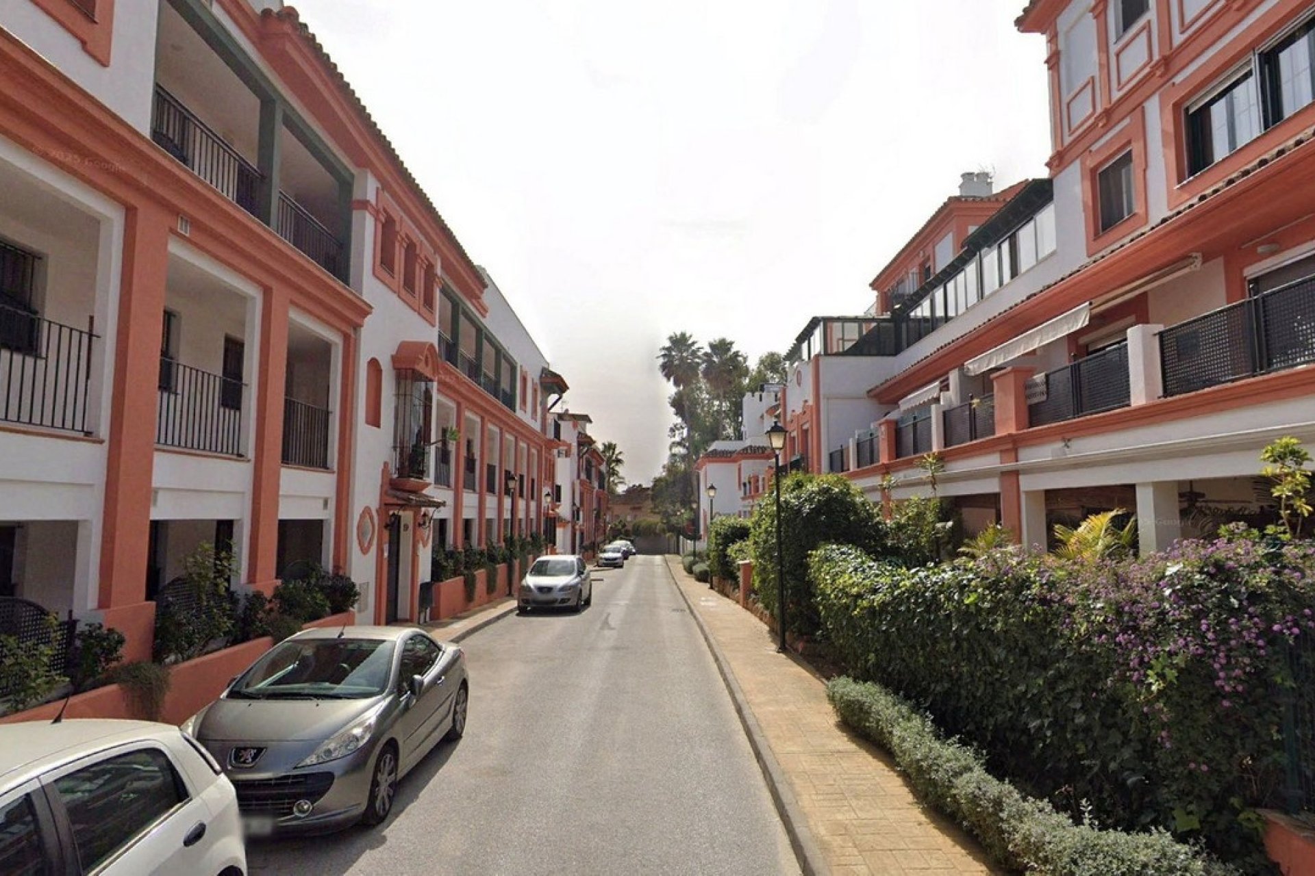 Resale - apartment - Estepona - Atalaya
