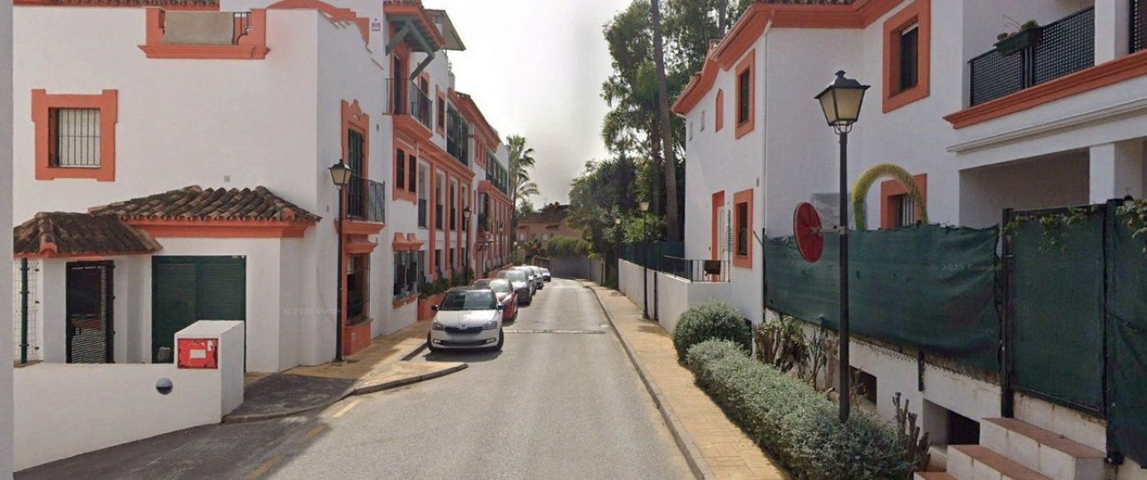 Resale - apartment - Estepona - Atalaya