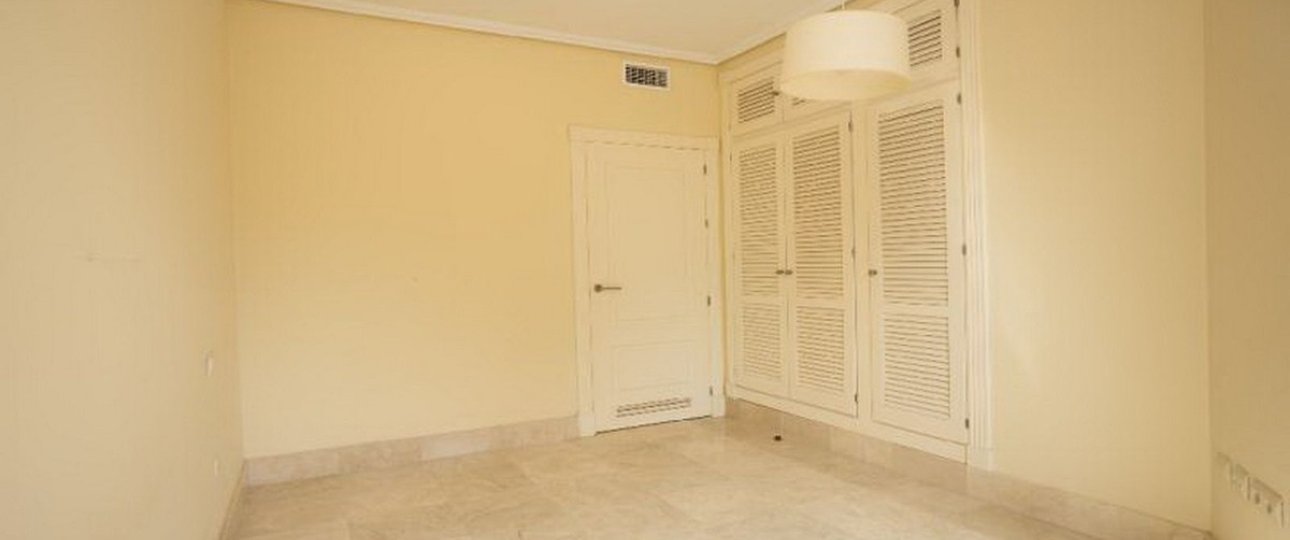 Resale - apartment - Estepona - Atalaya