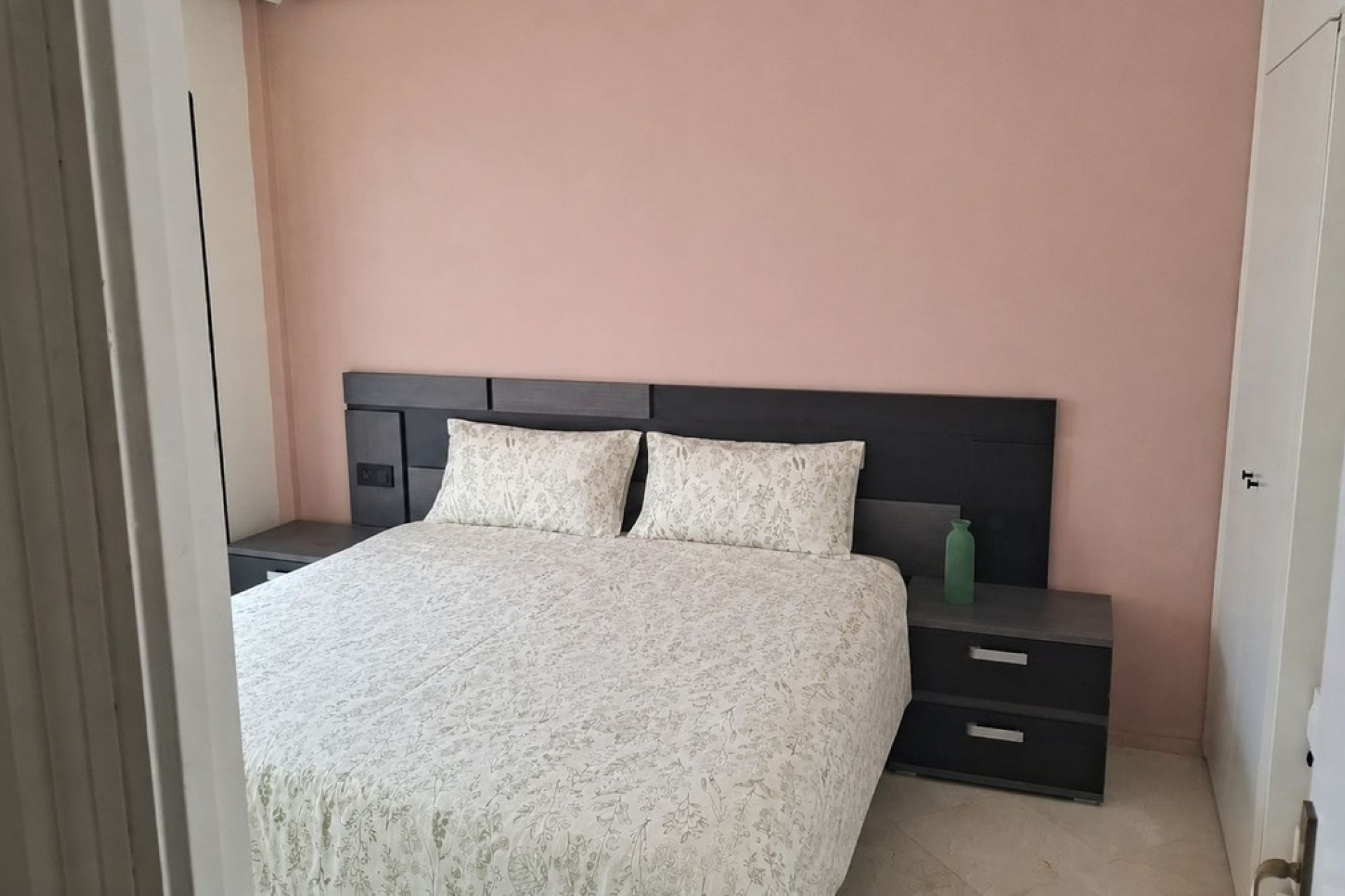 Resale - apartment - Estepona - Atalaya